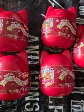 Squishmallows Holiday Mystery Capsule